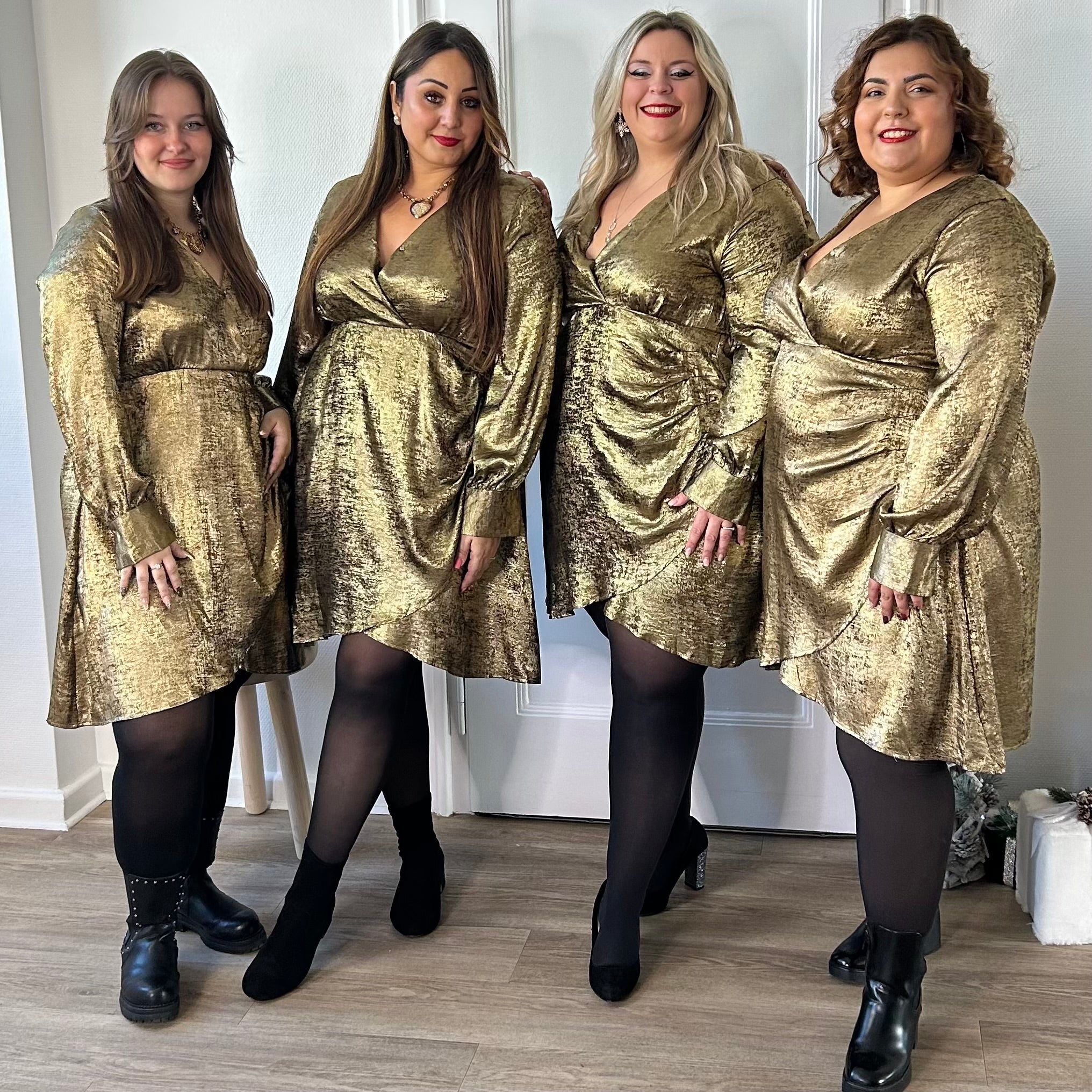 Robe courte élégante dorée – Image 3