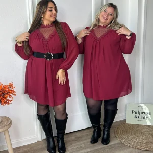 Robe courte à col plumetis bordeaux
