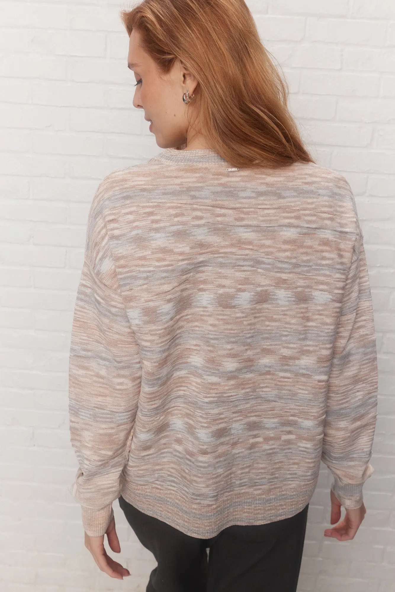 Velvet | Chandail beige à motif abstrait – Image 7