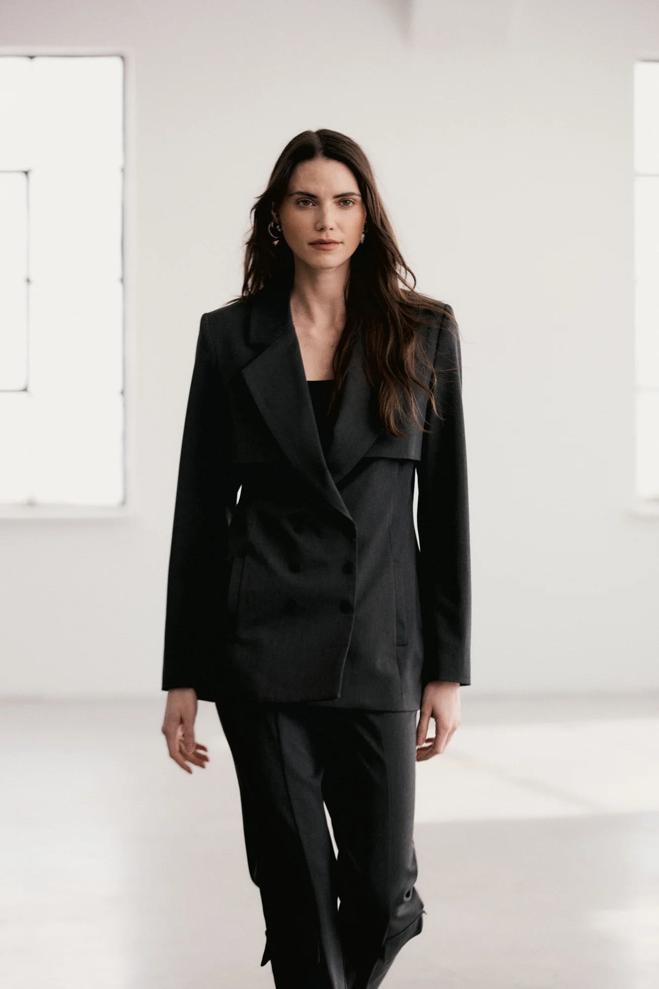 Joya | Veston noir ajusté – Image 4