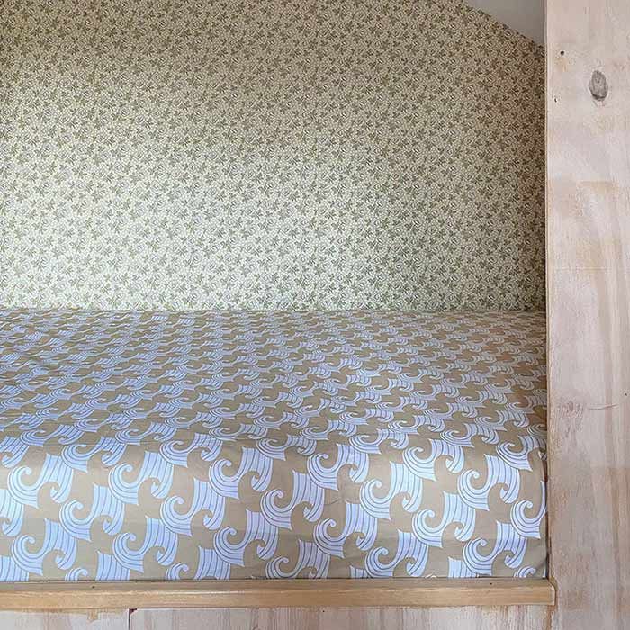 Swedish Linens - Jr. Bed Ledikant Hoeslaken Waves (70x160cm) – Image 5