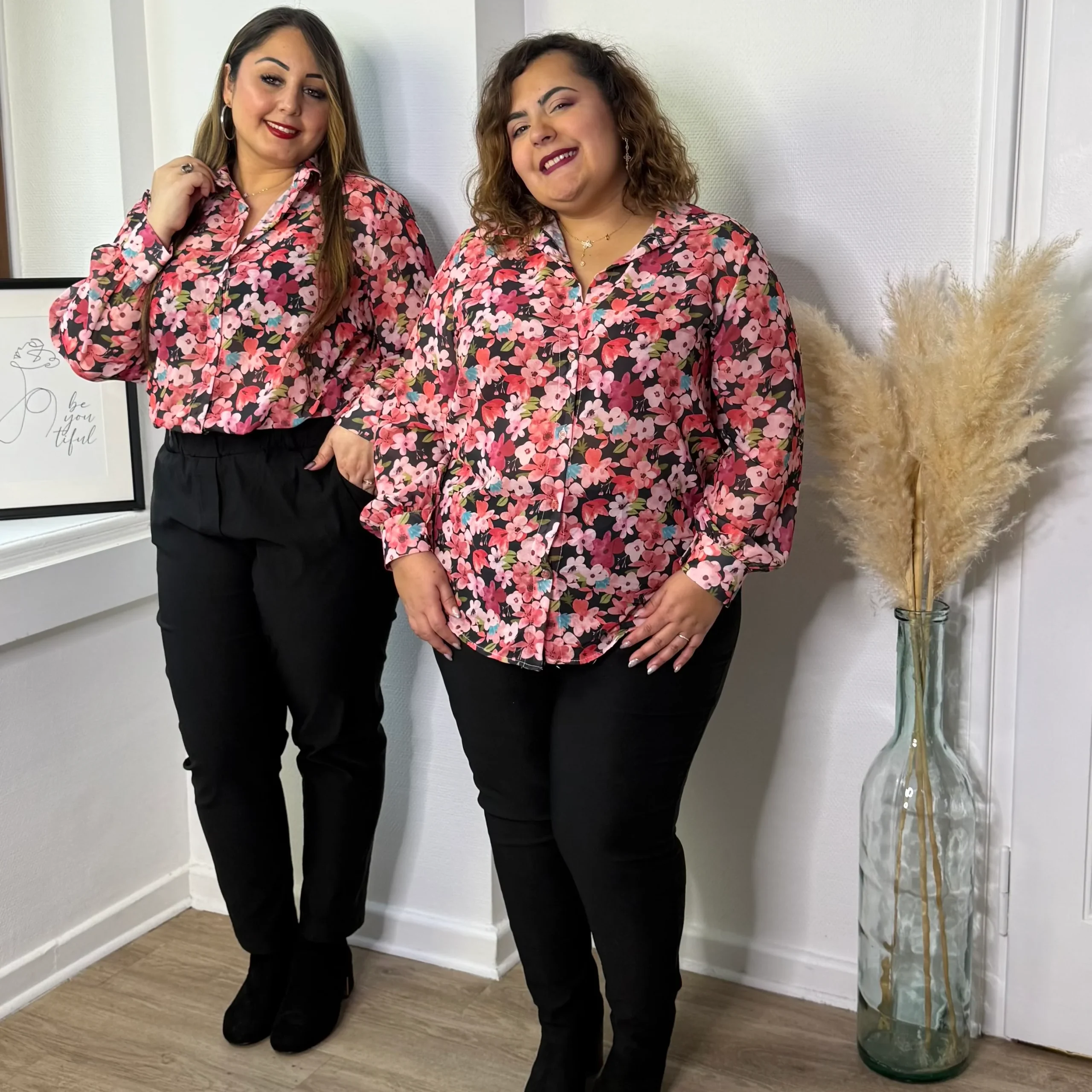 Chemisier fluide fleuri aux tons rose – Image 4