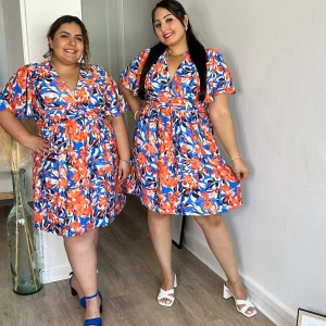 Robe courte bleu et orange