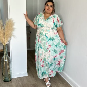 Robe longue vert d’eau effet plissé