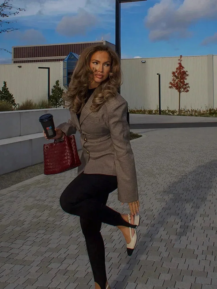 Blazer à carreaux femme avec boutons dorés élégants – Image 5