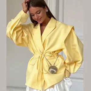 Blazer femme à laçage avec épaulettes tendance