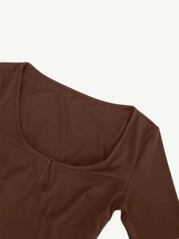 Body à manches longues avec shapewear intégré et décolleté en scoop, avec une culotte – Image 7