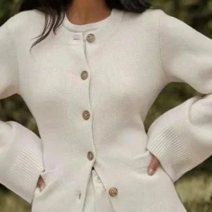 Cardigan femme moderne à boutons tendance