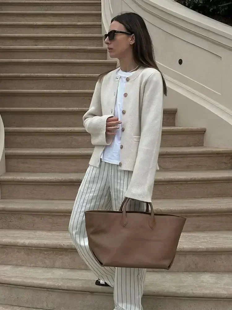 Cardigan femme moderne à boutons tendance – Image 6