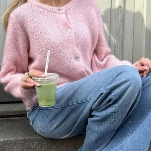 Cardigan tricoté femme boutonné parfait pour l'hiver