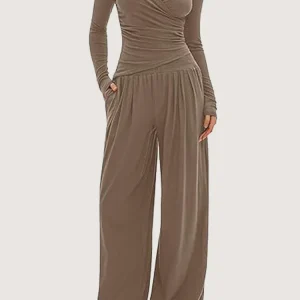 Ensemble sportswear femme avec pantalon ample et manches longues