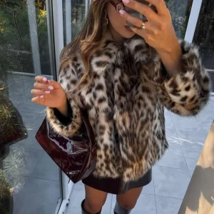 Manteau ample femme en fausse fourrure motif animal