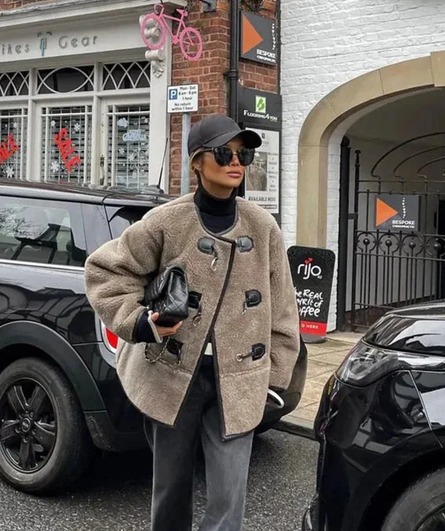 Manteau chaud femme avec fermeture décorative – Image 3