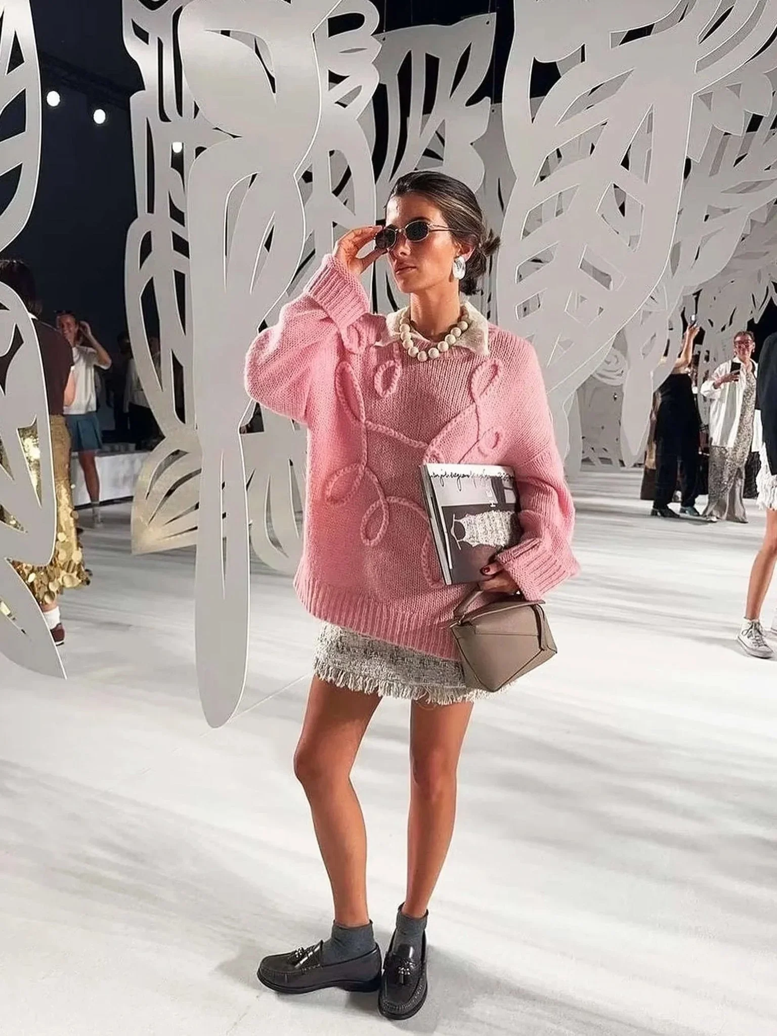 Pull femme à motif texturé moderne – Image 3