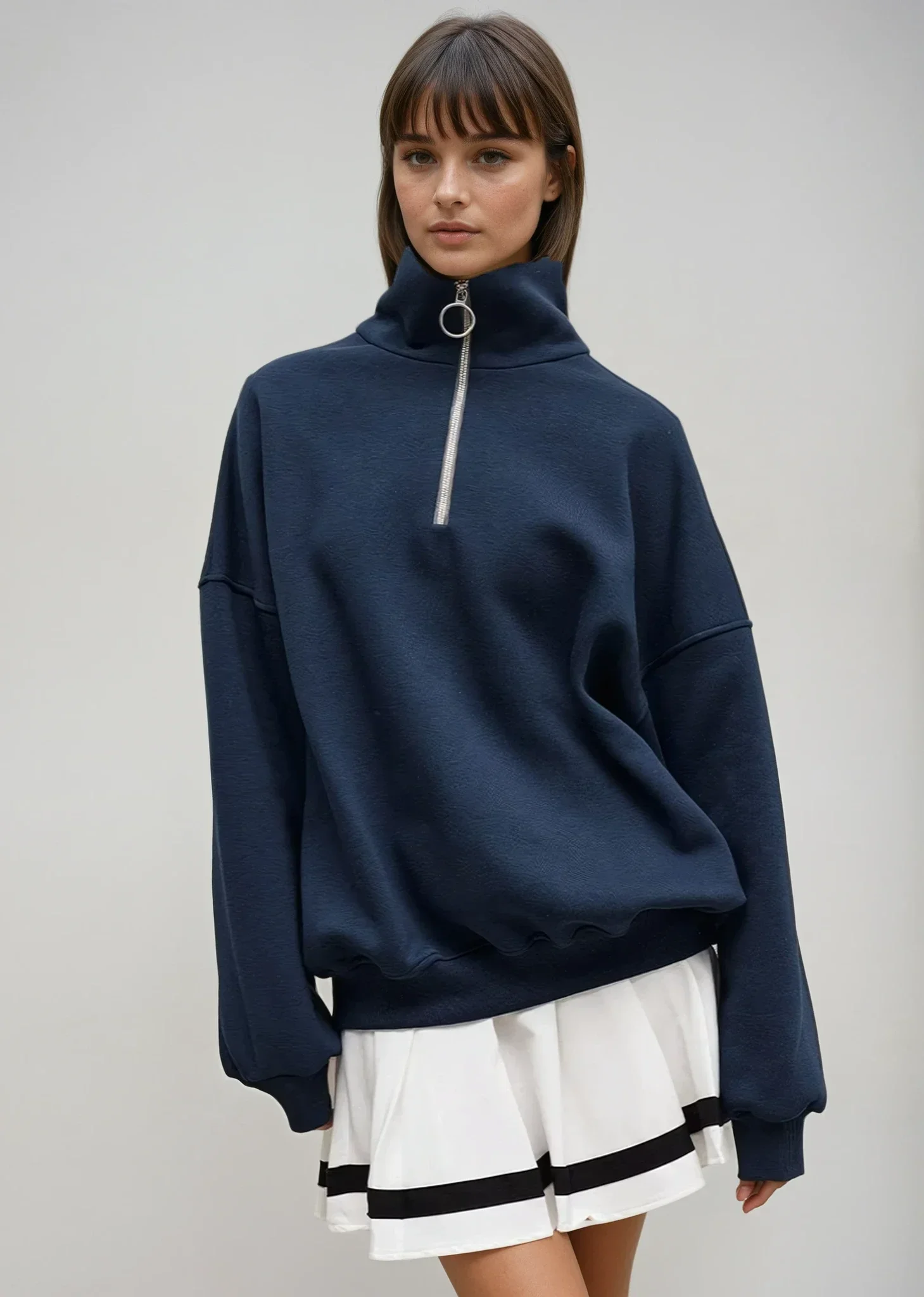 Pull à fermeture éclair bleu marine avec coupe décontractée – Image 2