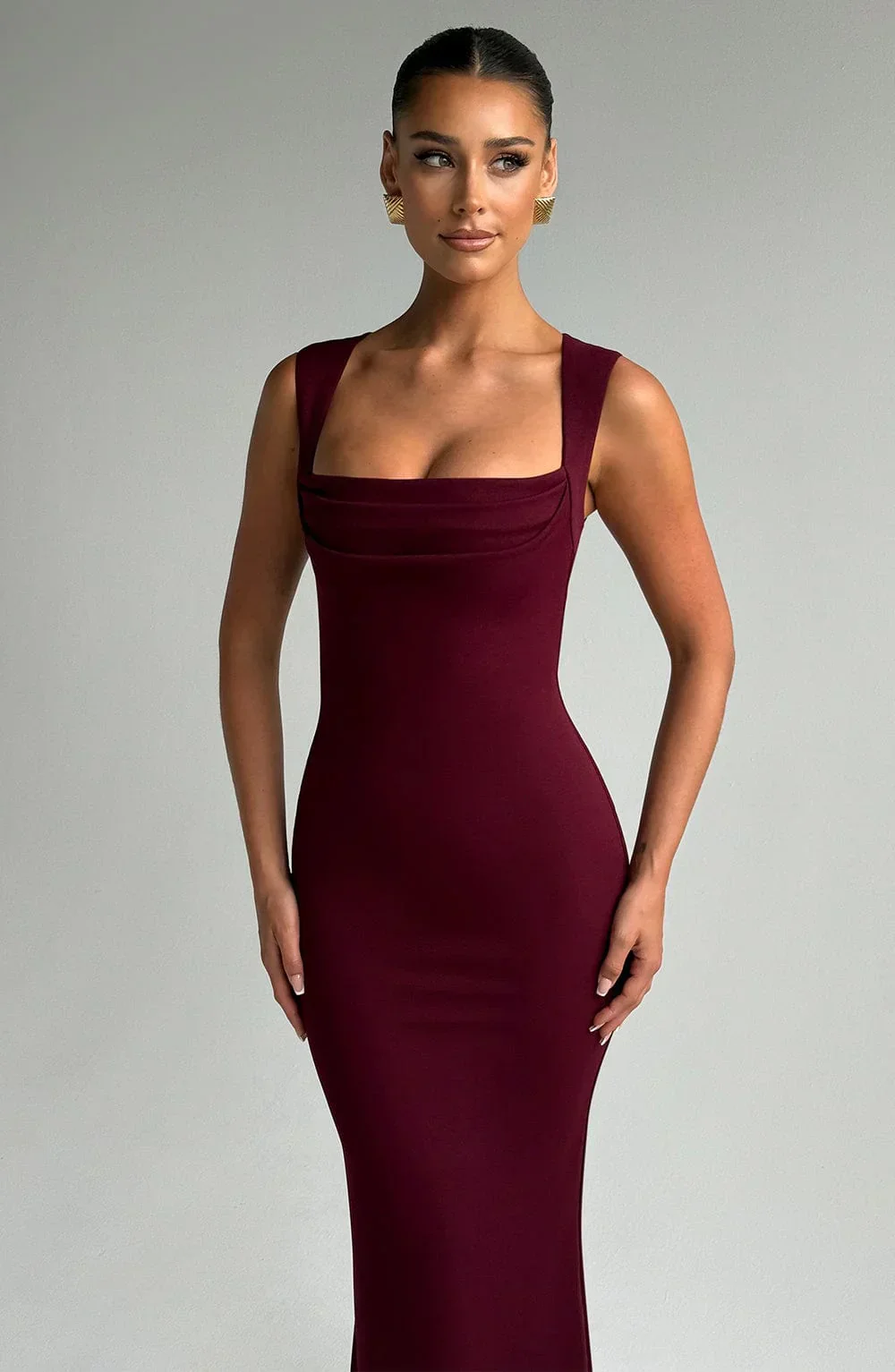 Robe longue femme bordeaux sans manches élégante – Image 3
