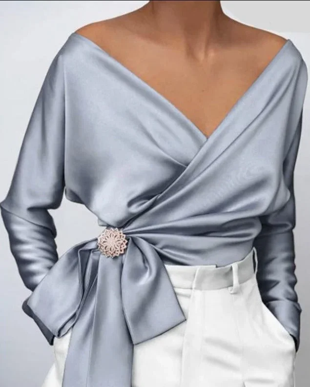 Top femme portefeuille avec nœud et broche élégante – Image 3