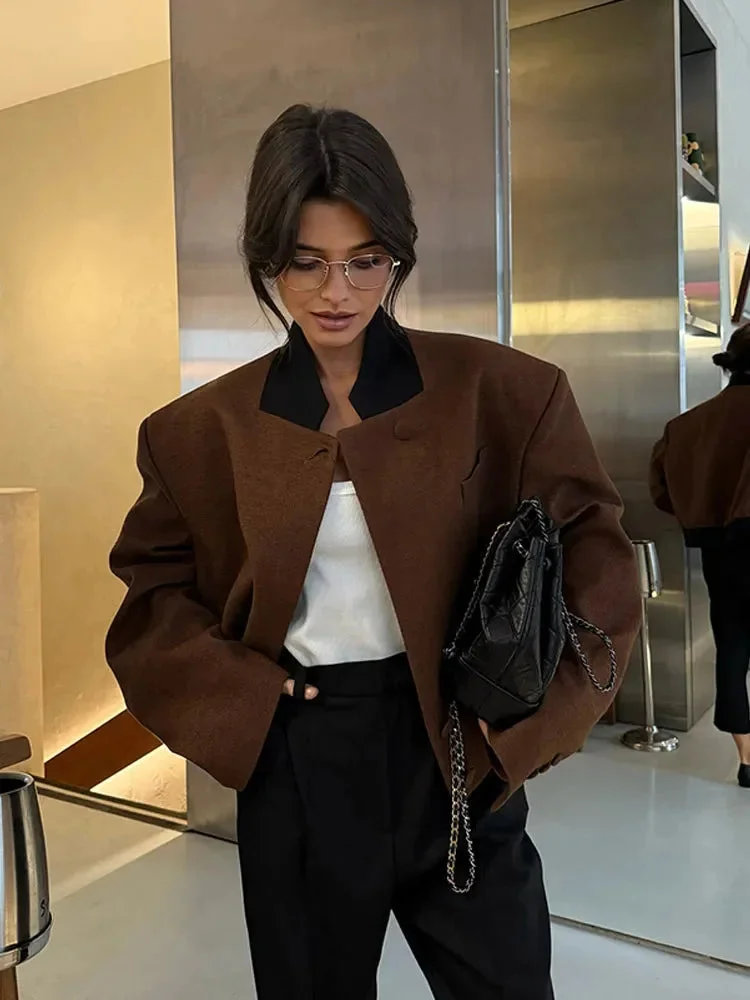 Veste blazer courte marron femme avec poches et col – Image 4