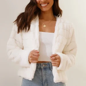 Veste courte femme en fausse fourrure à col ouvert