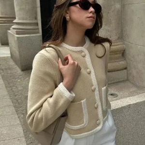 Veste femme beige courte en tweed avec boutons
